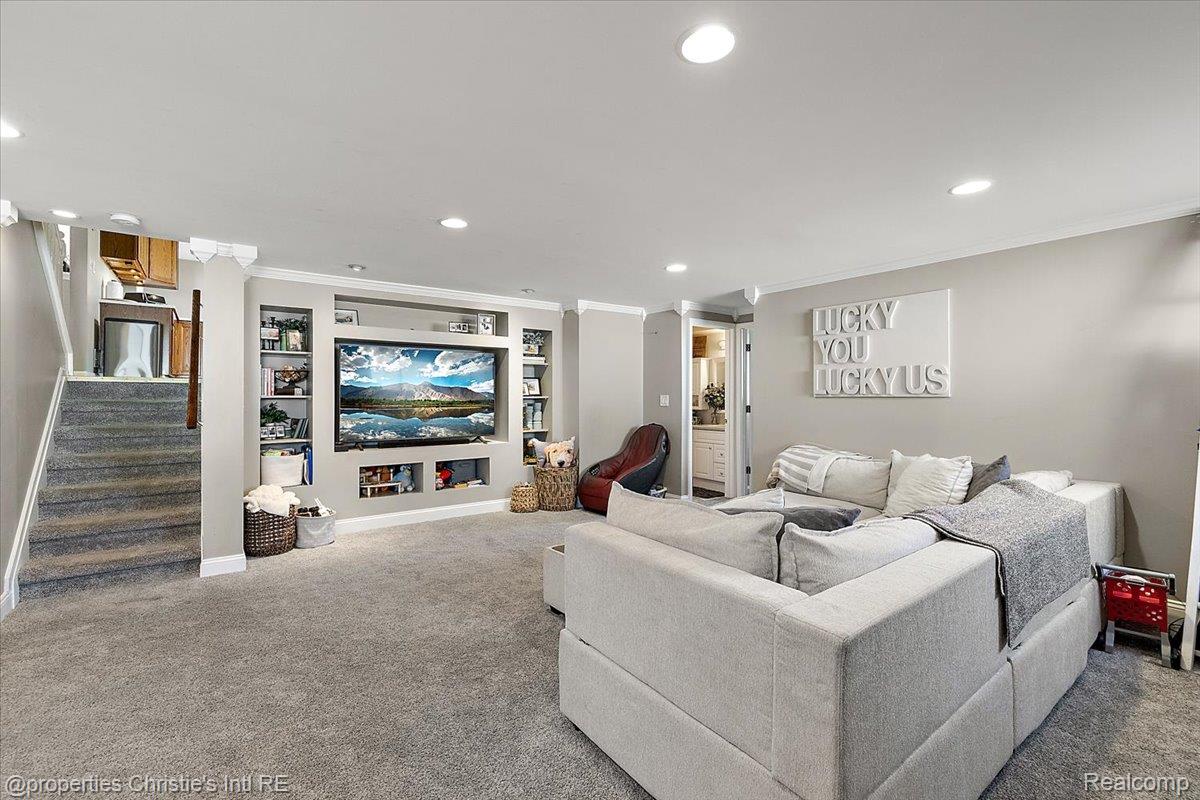 15900 Cumberland Street