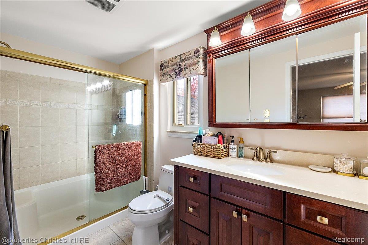 15900 Cumberland Street