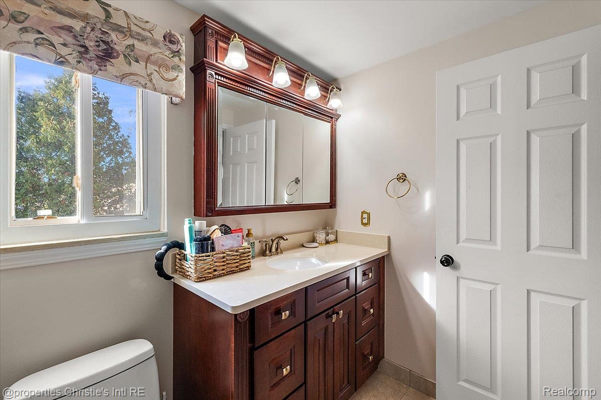 15900 Cumberland Street