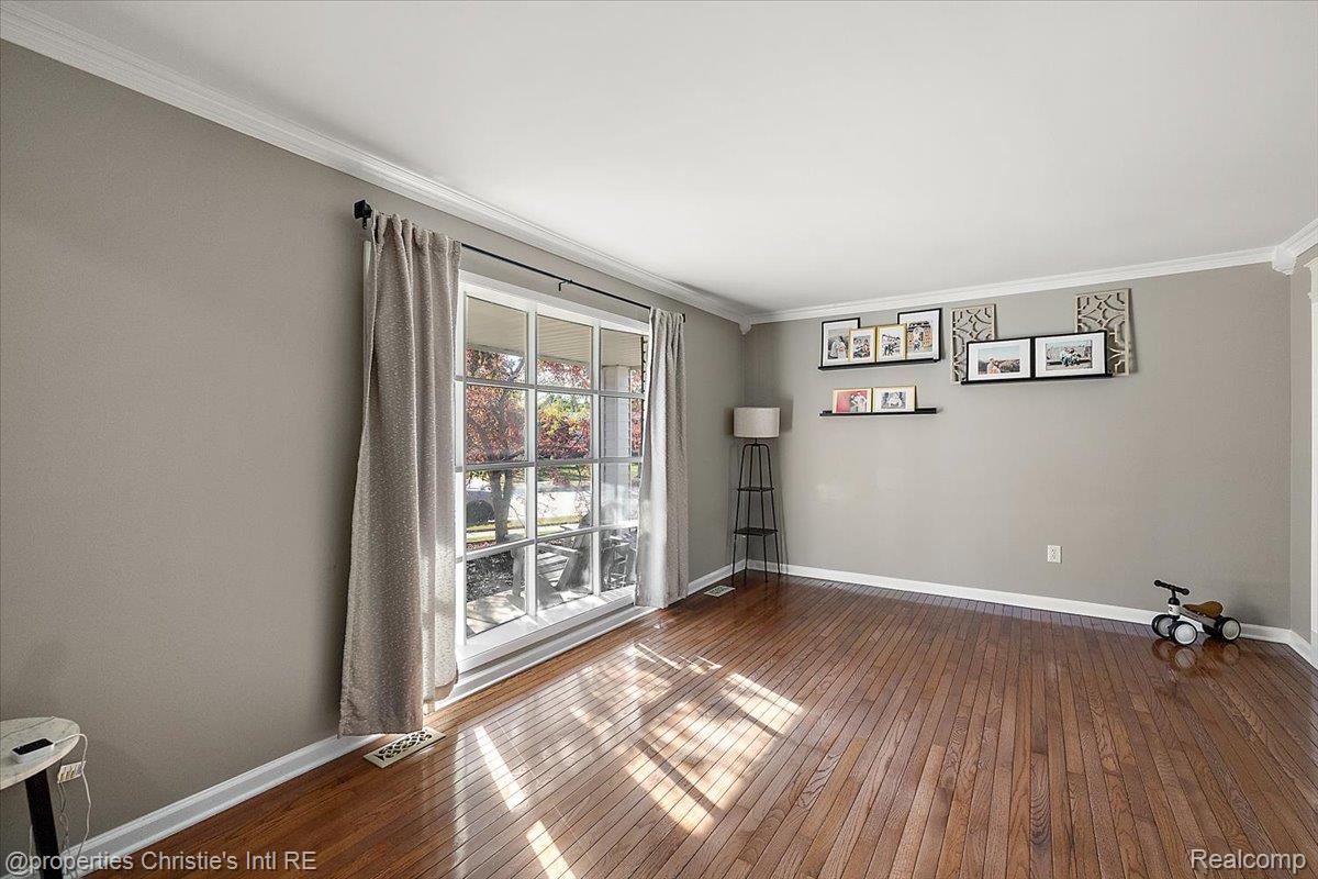 15900 Cumberland Street