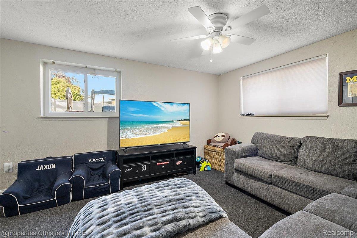 15900 Cumberland Street