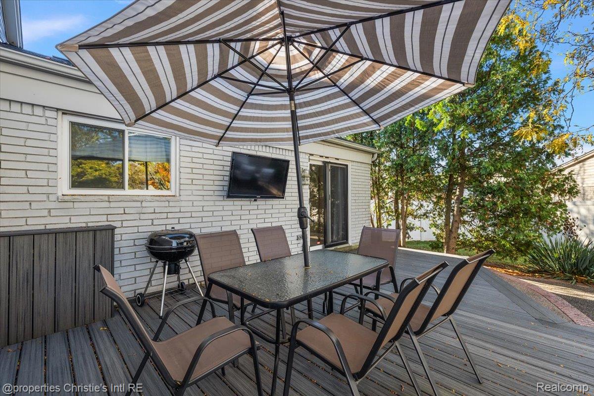 15900 Cumberland Street