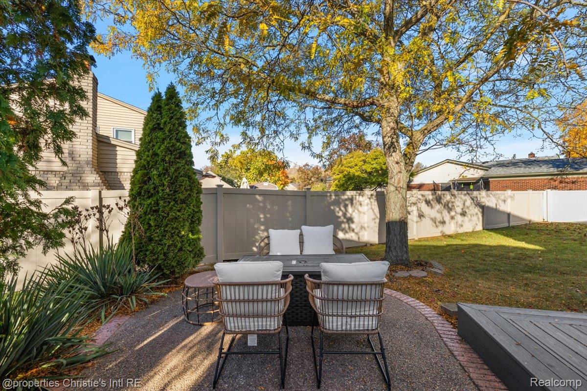 15900 Cumberland Street