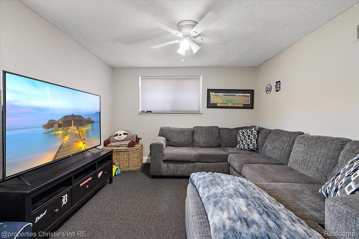 15900 Cumberland Street