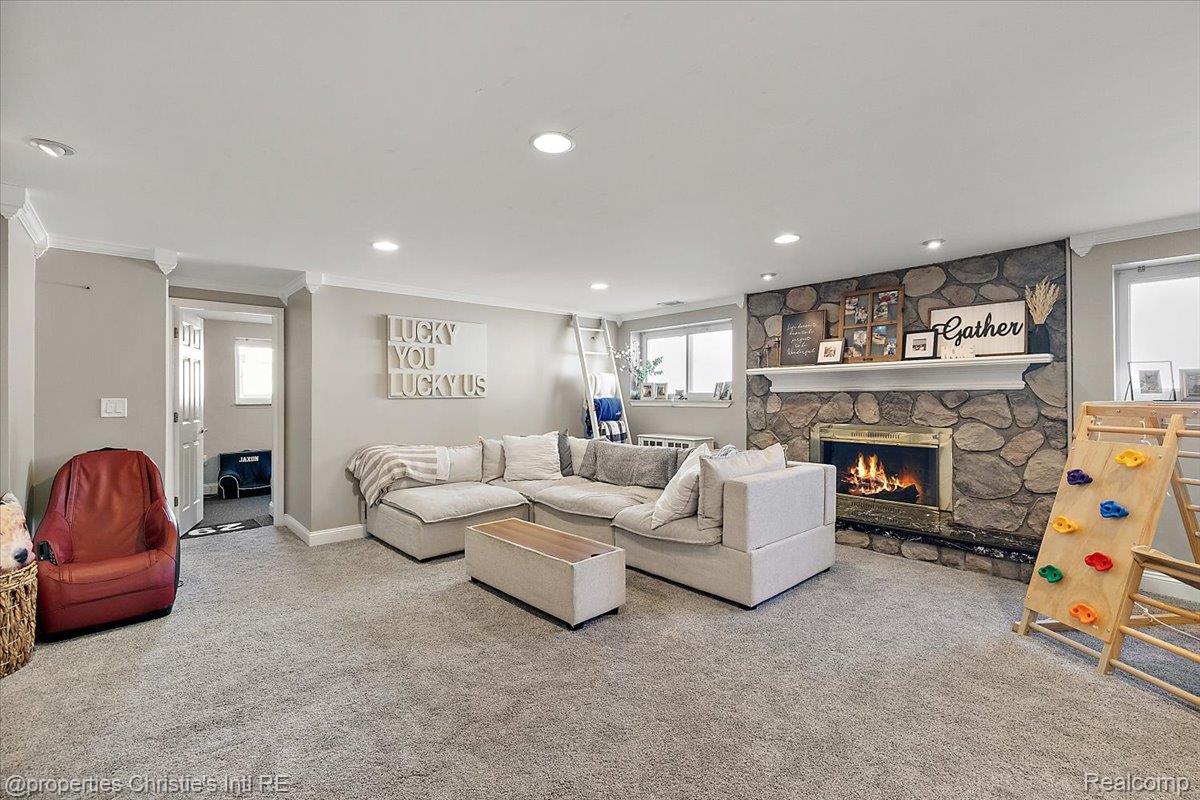 15900 Cumberland Street