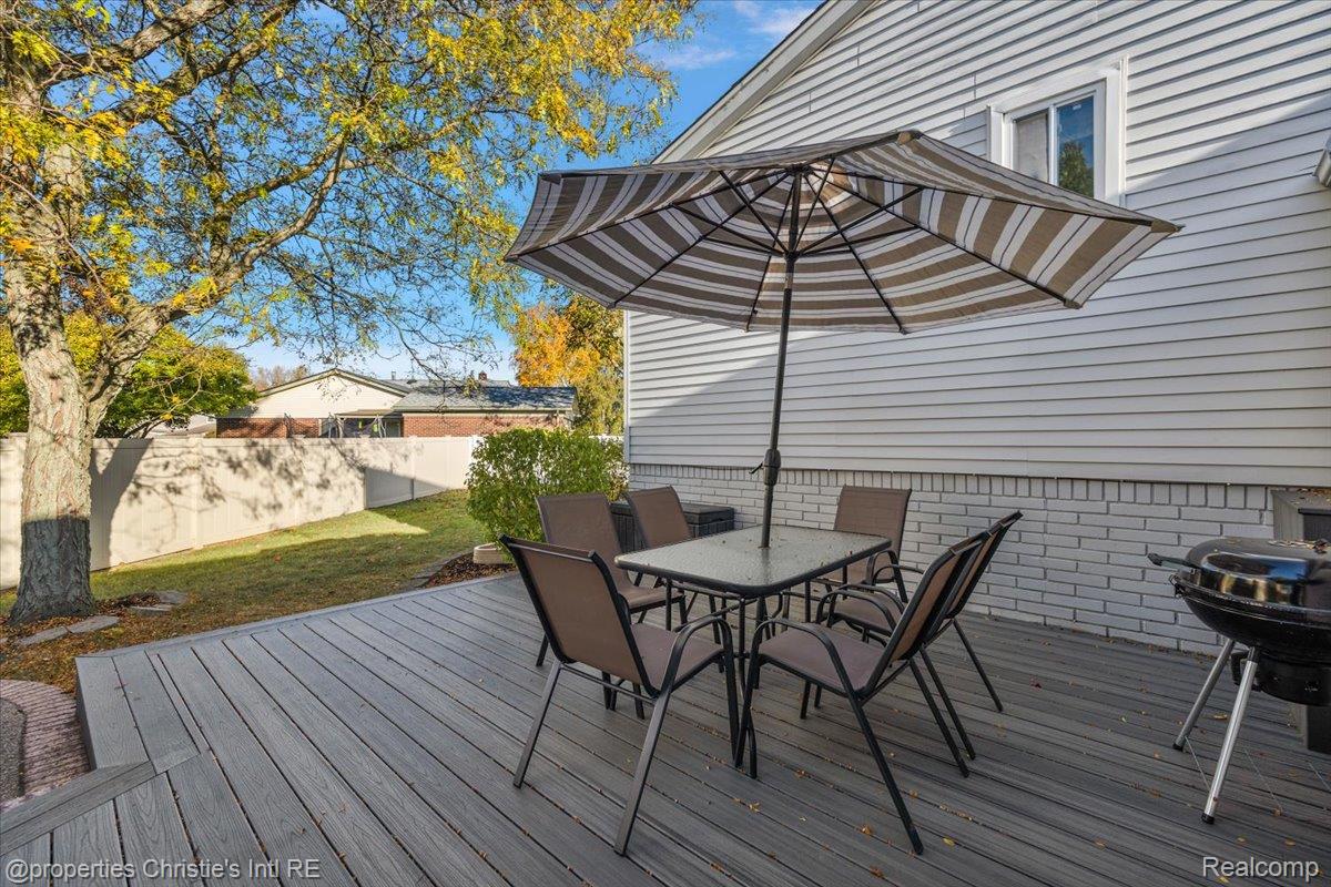 15900 Cumberland Street