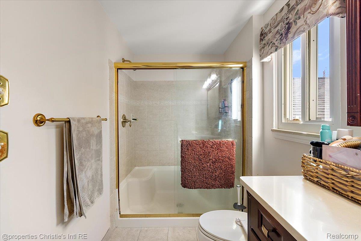 15900 Cumberland Street