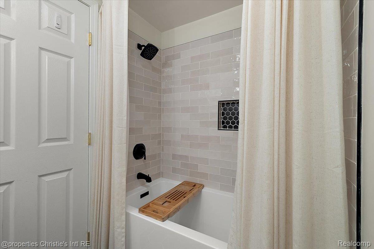 15900 Cumberland Street