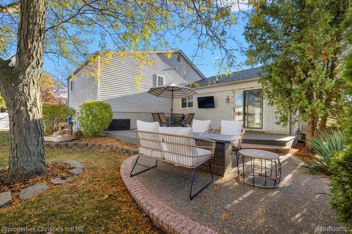 15900 Cumberland Street