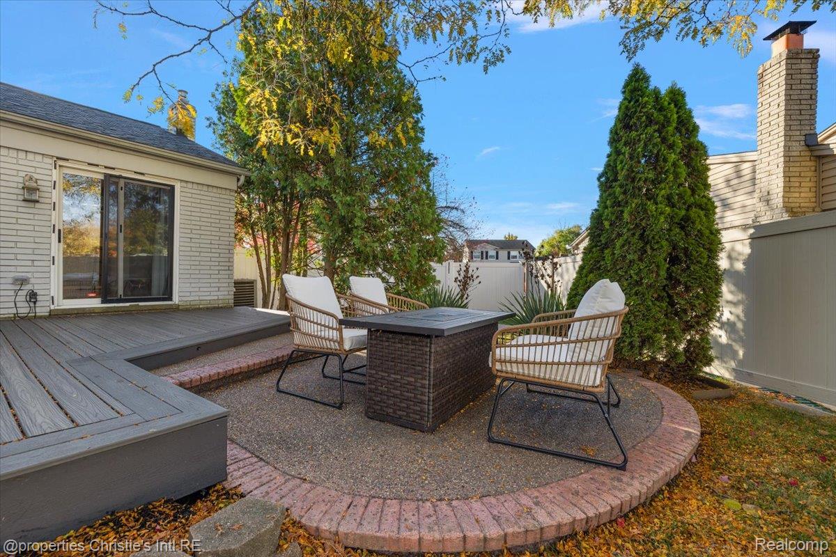 15900 Cumberland Street