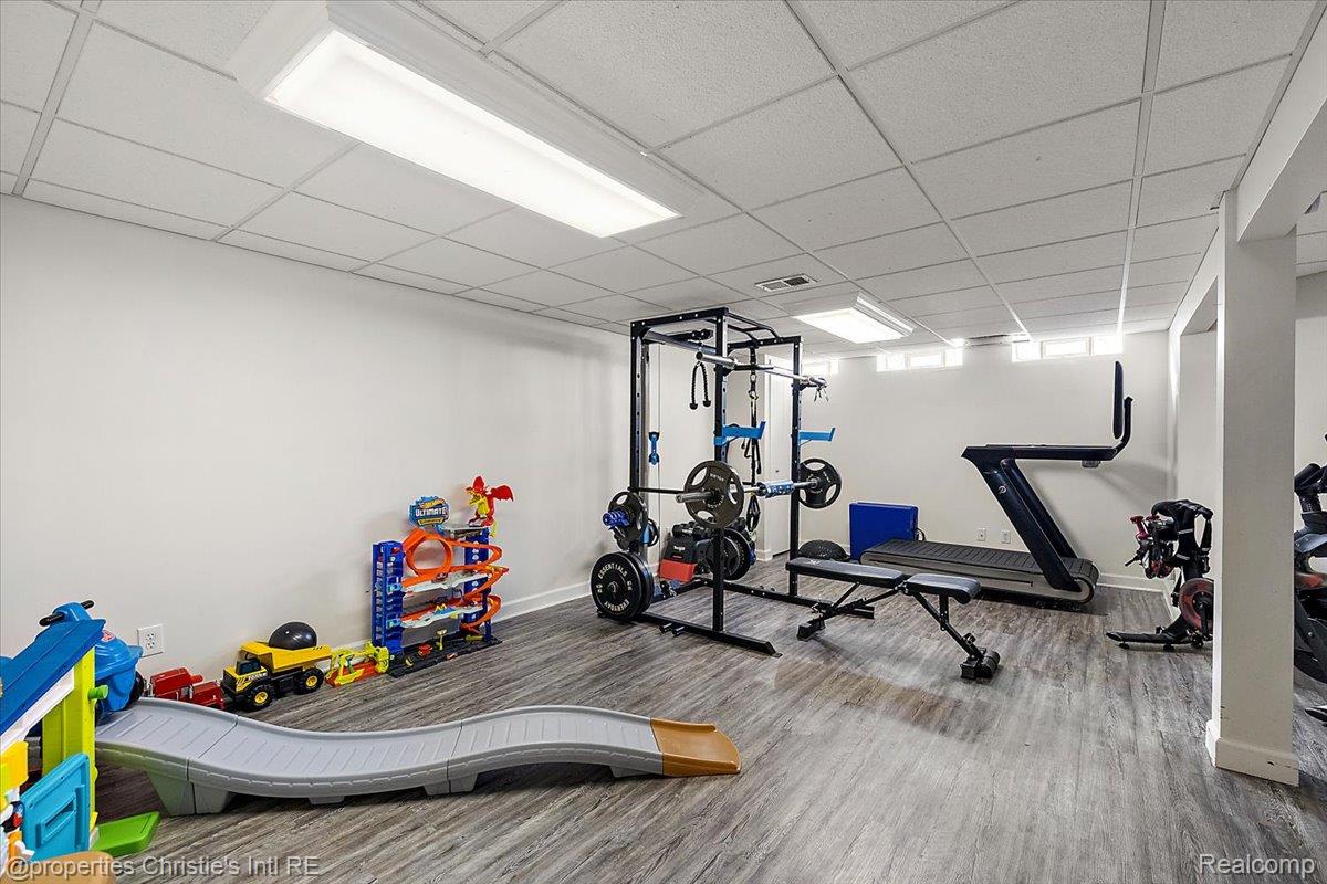 15900 Cumberland Street