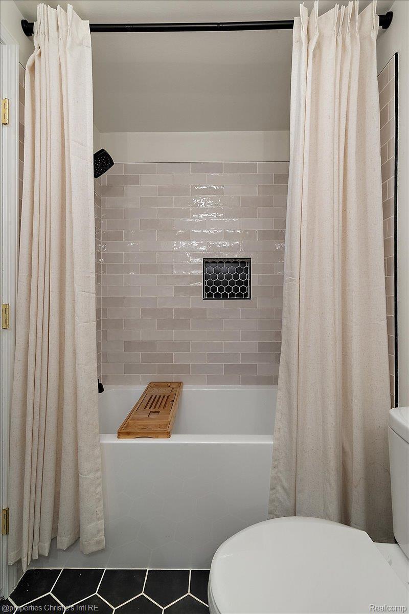 15900 Cumberland Street