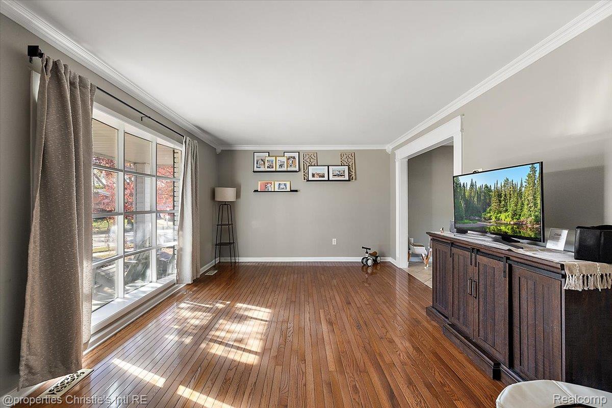 15900 Cumberland Street