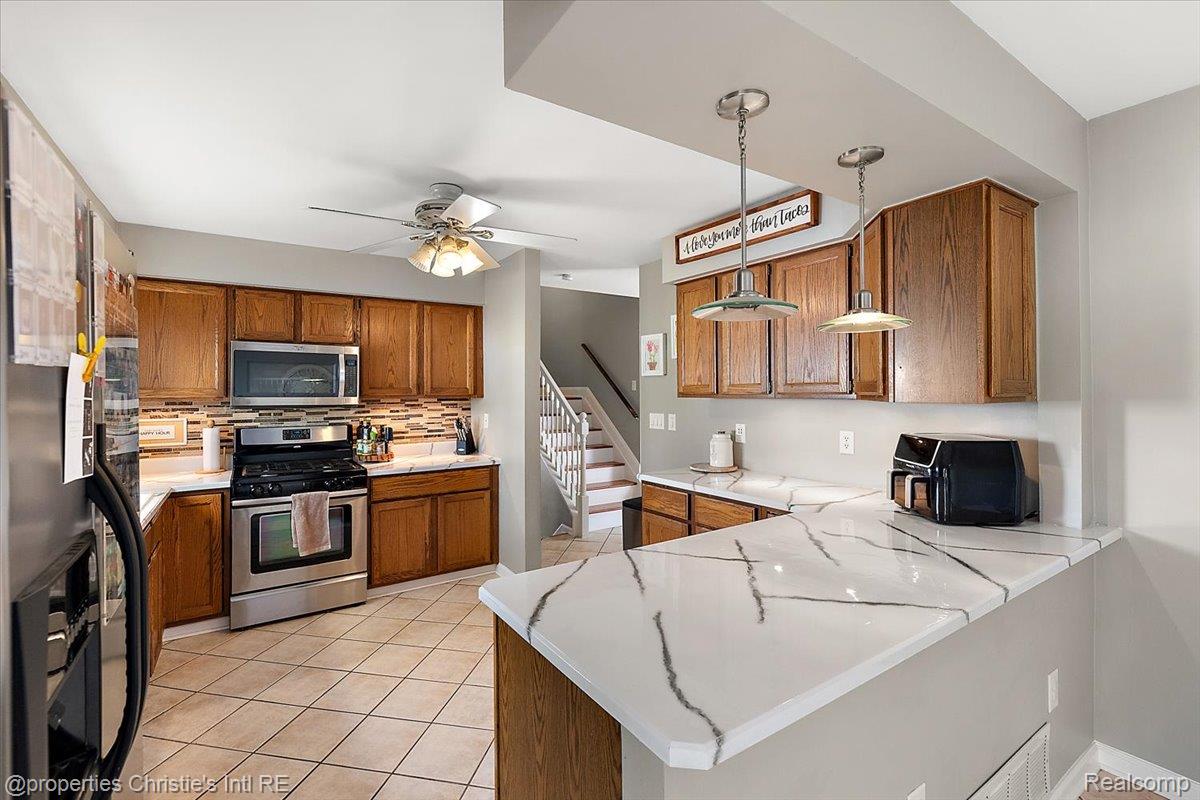 15900 Cumberland Street