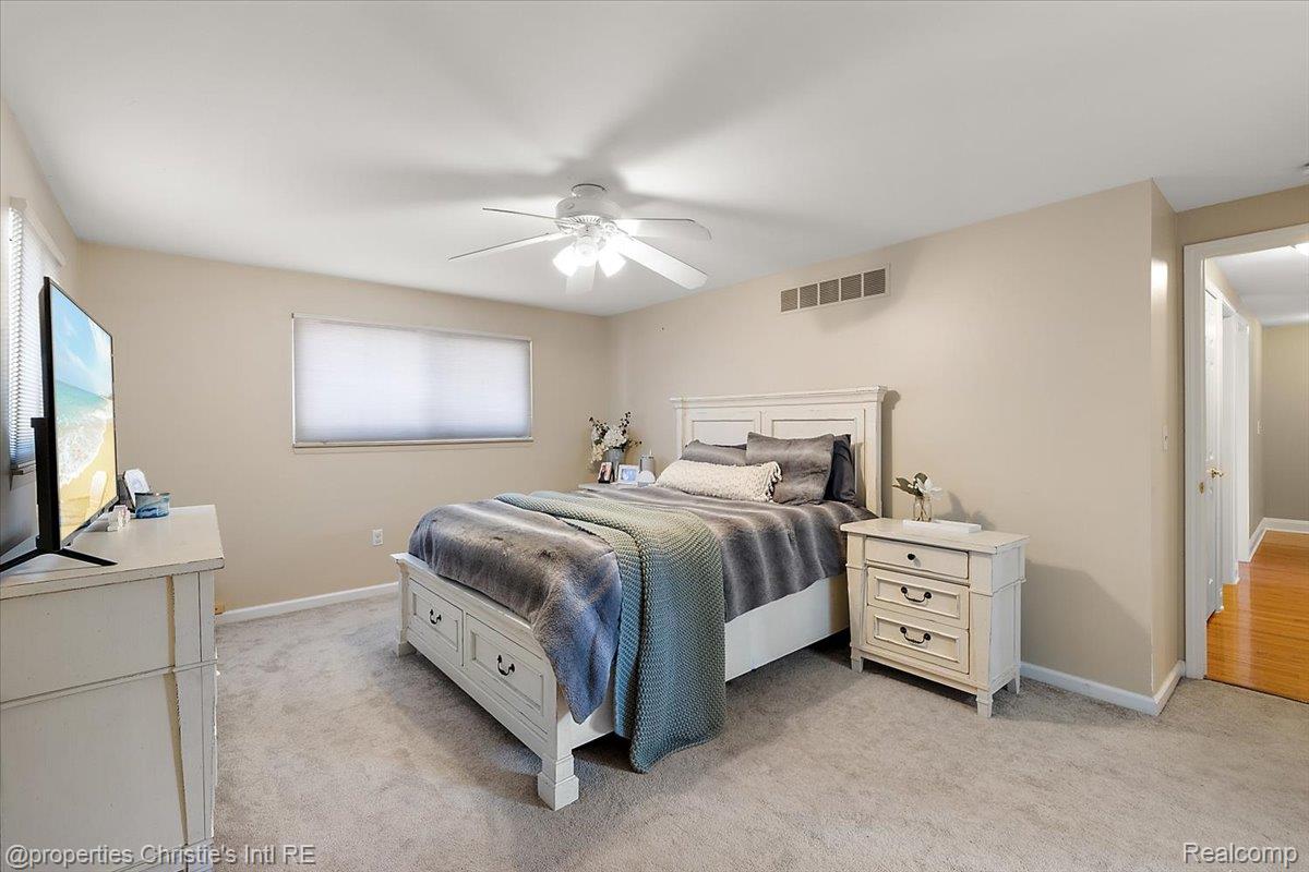 15900 Cumberland Street