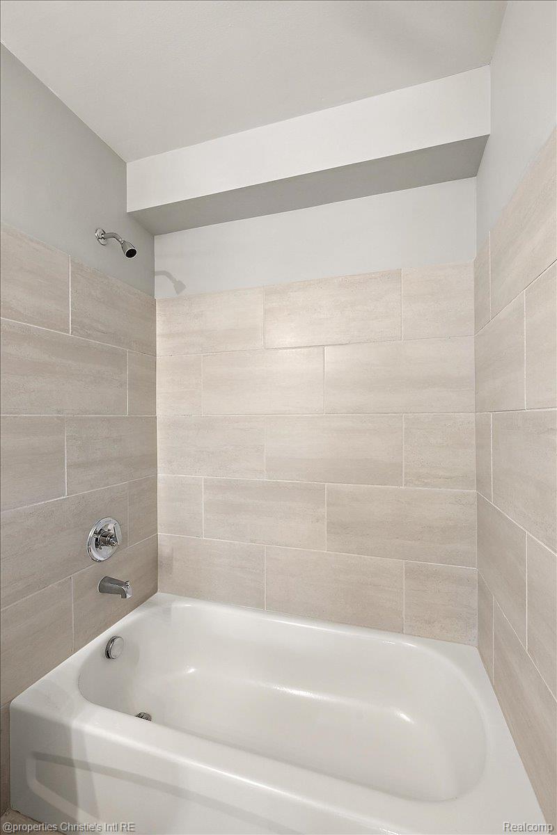 8740 Oak Ridge Trail