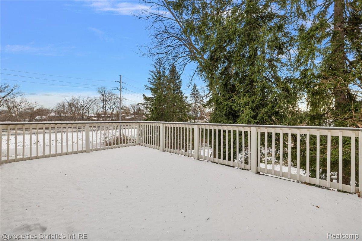 8740 Oak Ridge Trail