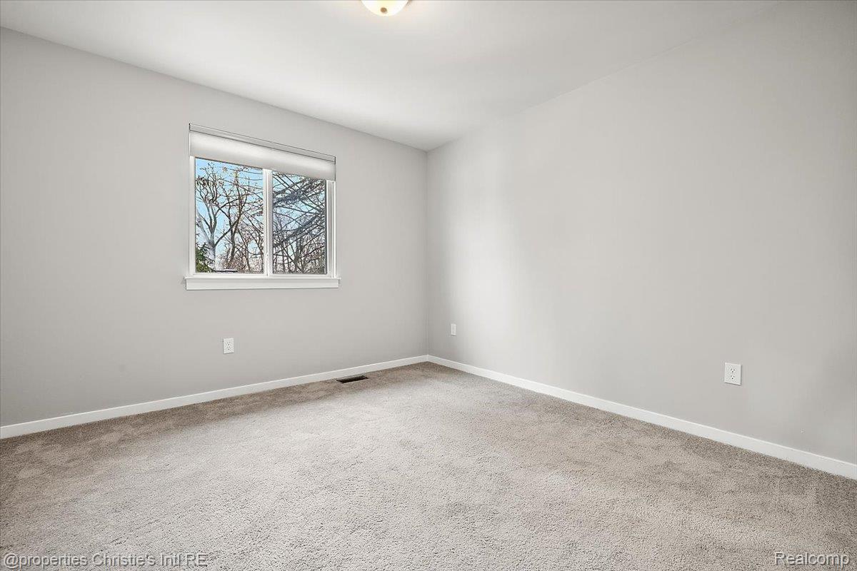 8740 Oak Ridge Trail