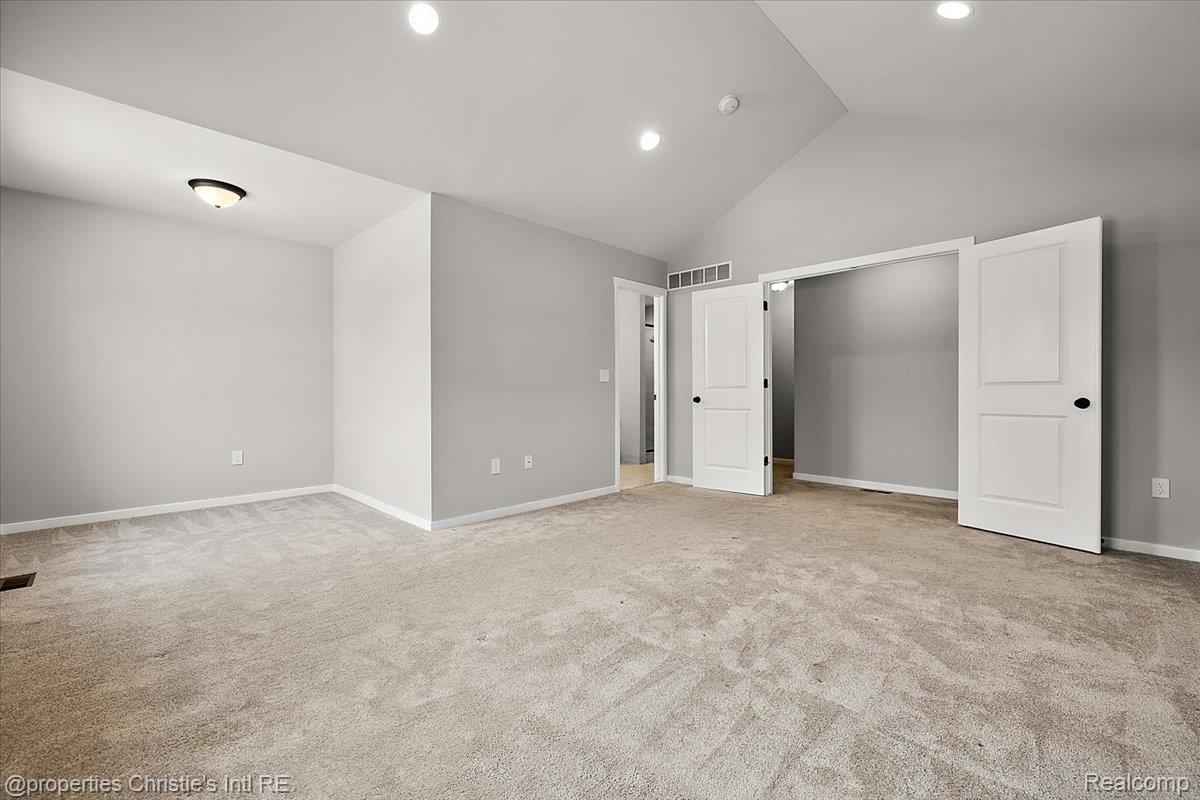 8740 Oak Ridge Trail