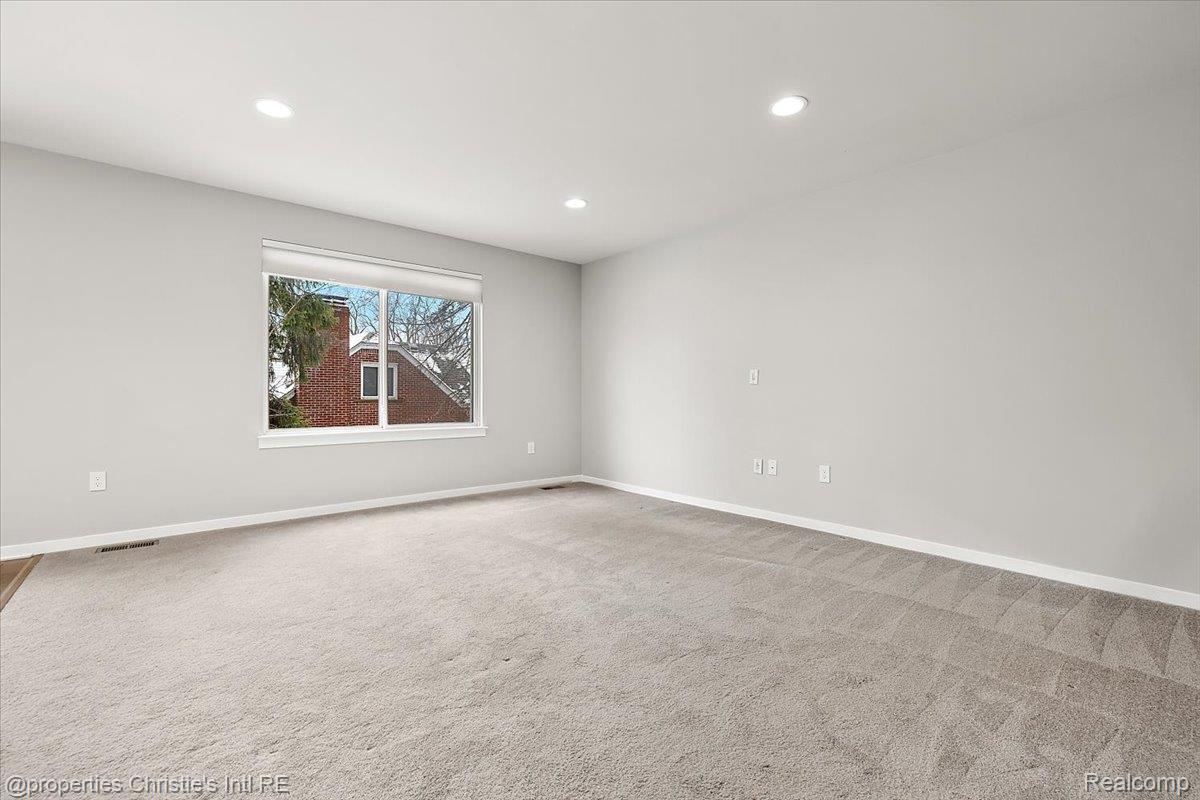 8740 Oak Ridge Trail