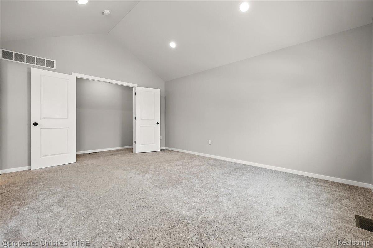 8740 Oak Ridge Trail