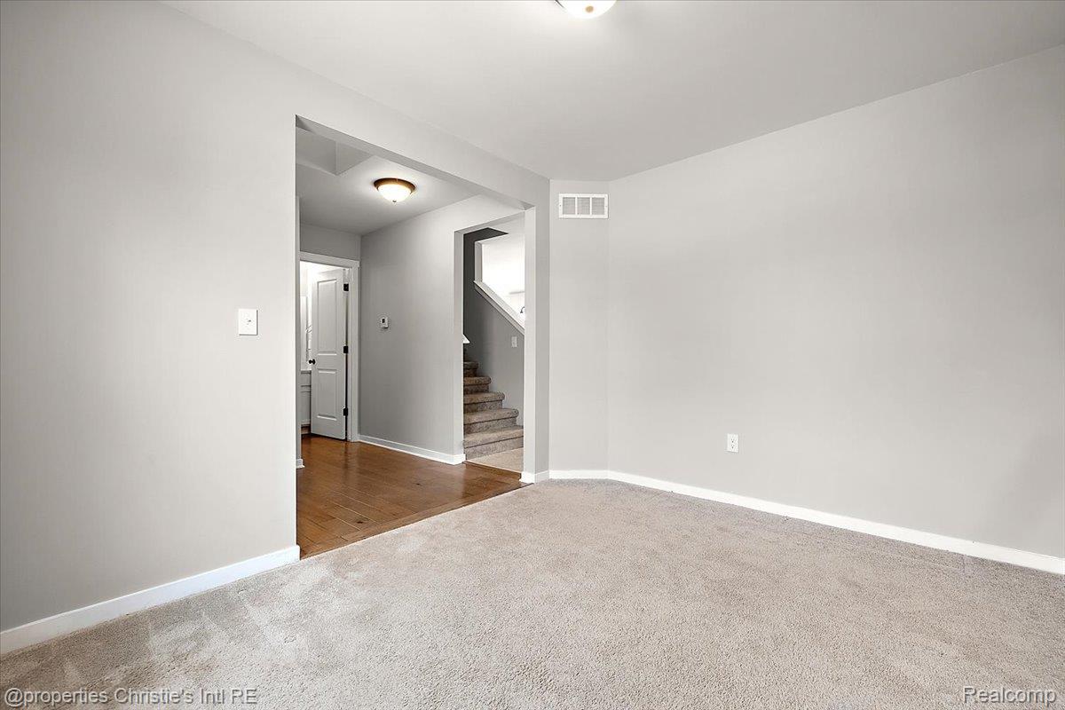 8740 Oak Ridge Trail