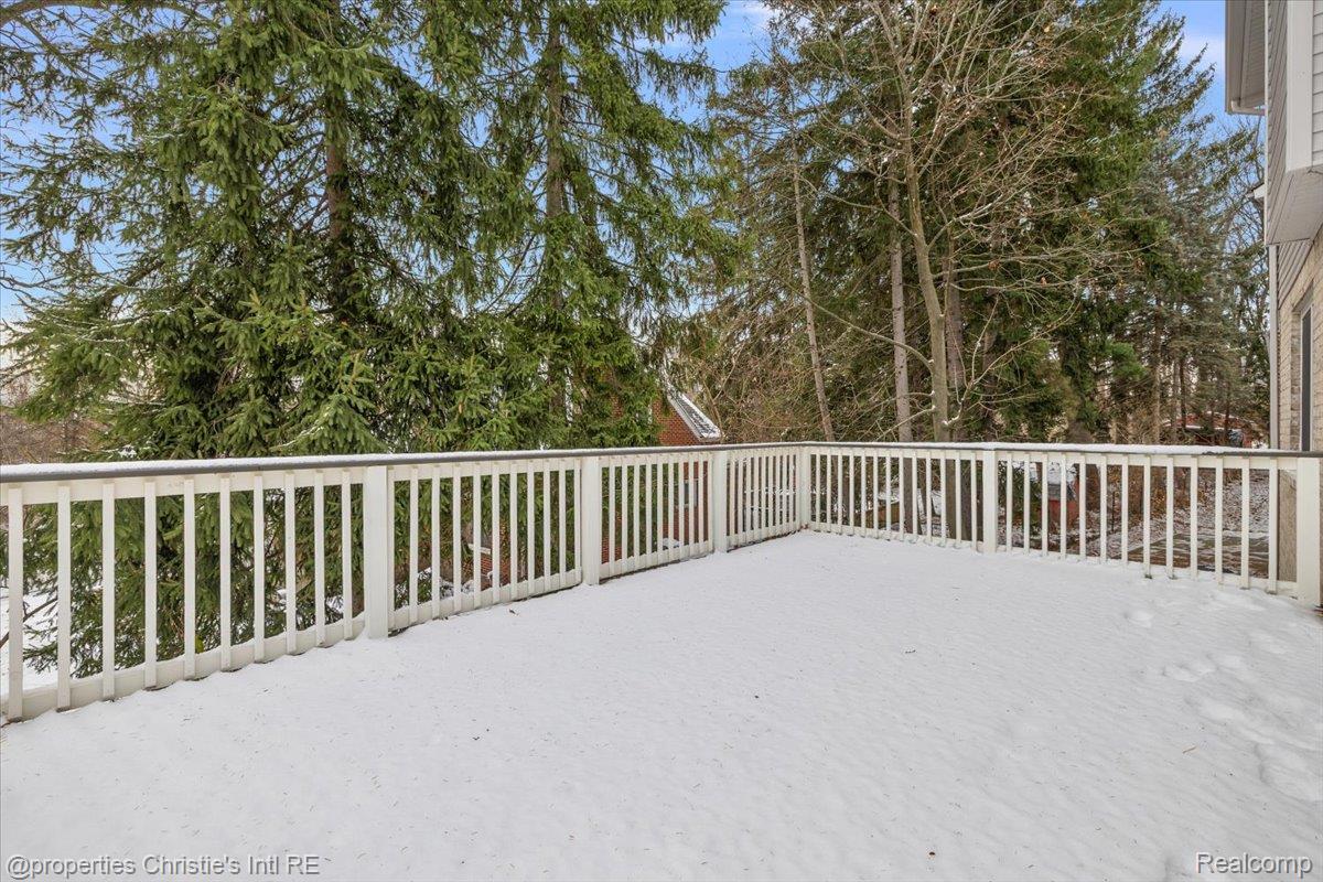 8740 Oak Ridge Trail