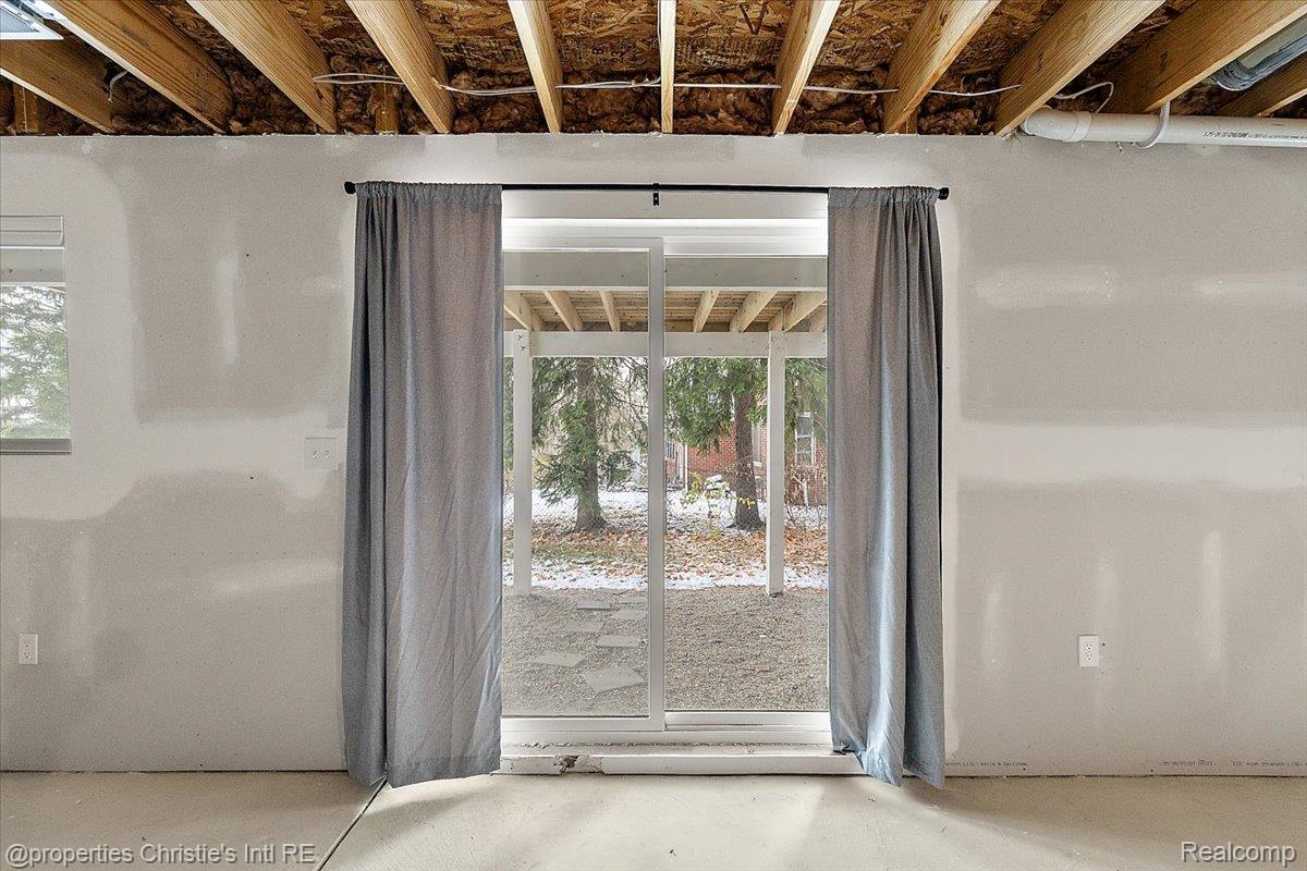 8740 Oak Ridge Trail