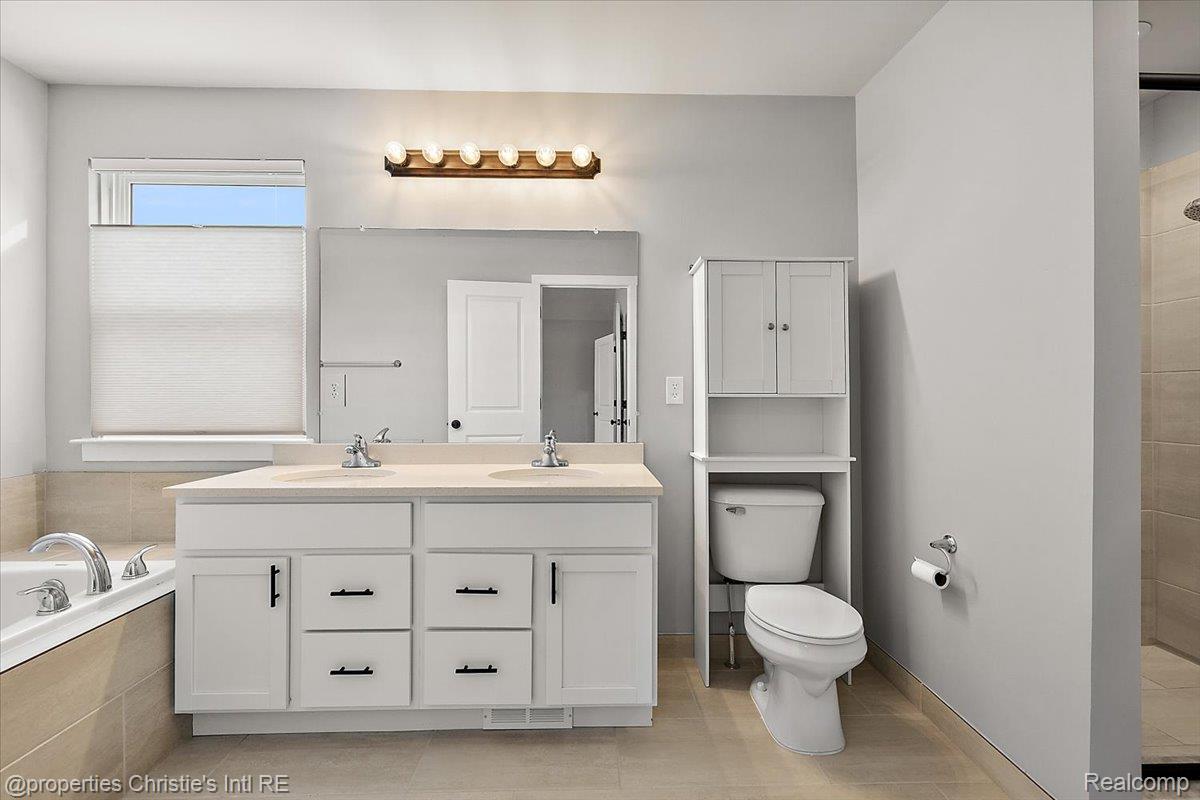 8740 Oak Ridge Trail