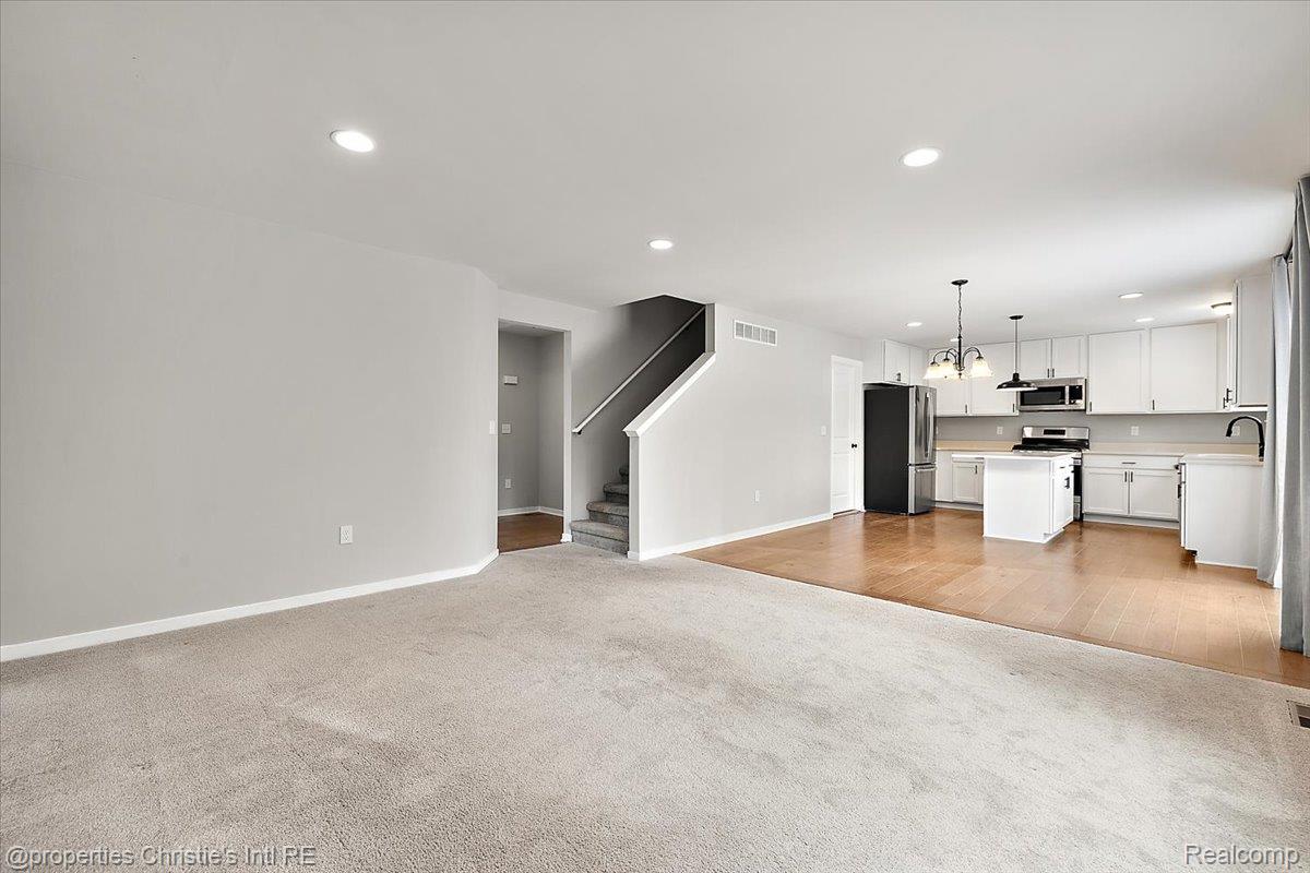 8740 Oak Ridge Trail