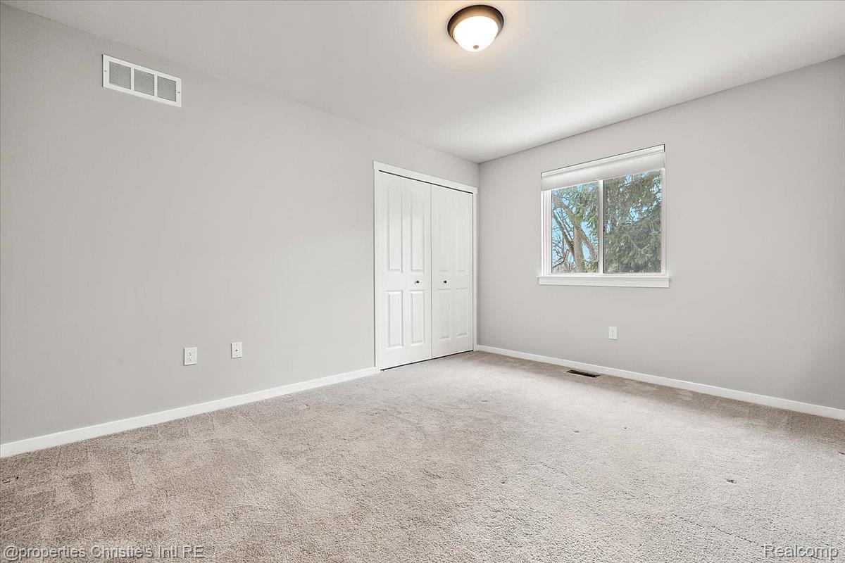 8740 Oak Ridge Trail