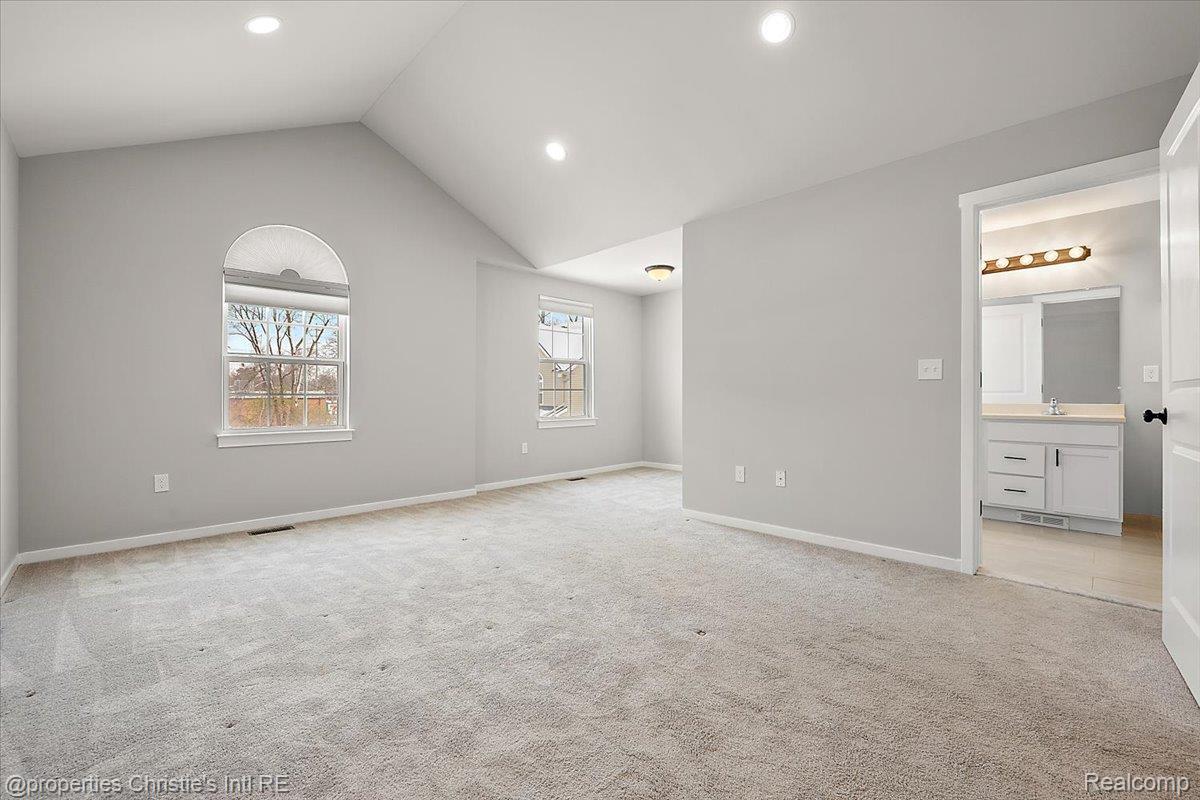 8740 Oak Ridge Trail