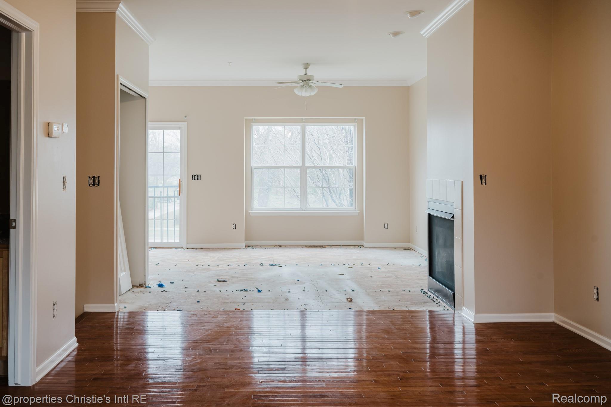 22017 PARKVIEW Drive