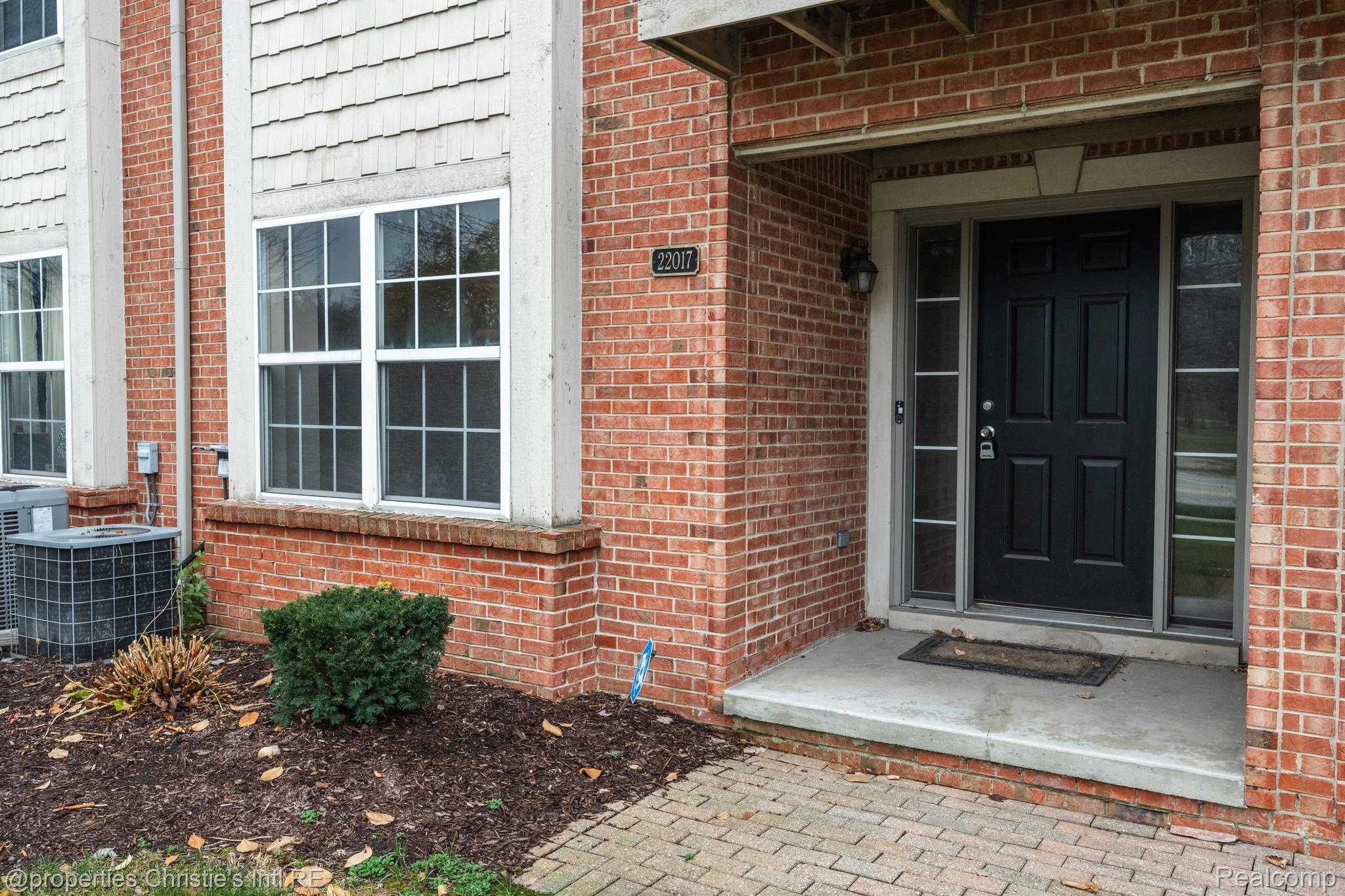 22017 PARKVIEW Drive