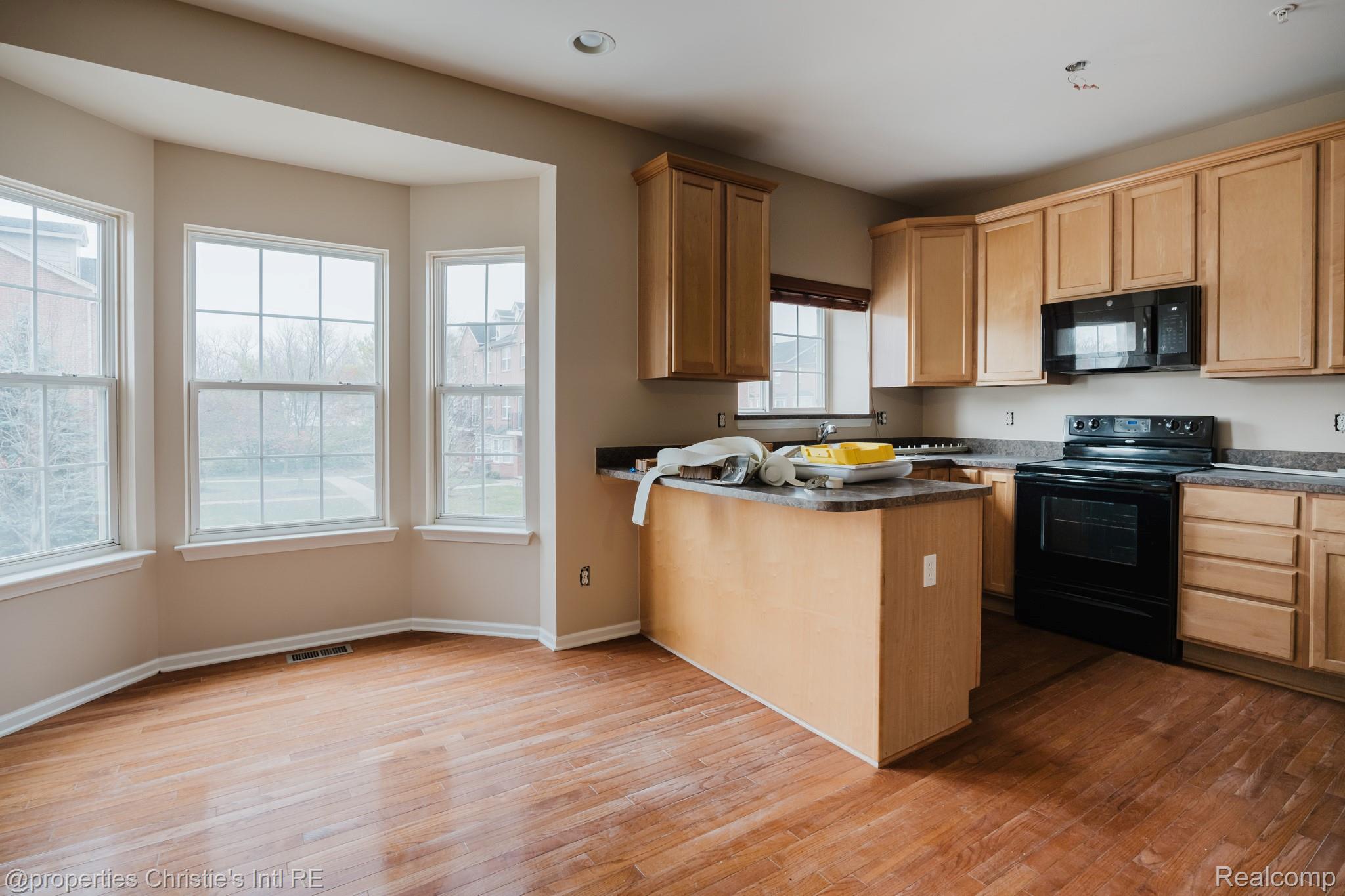 22017 PARKVIEW Drive