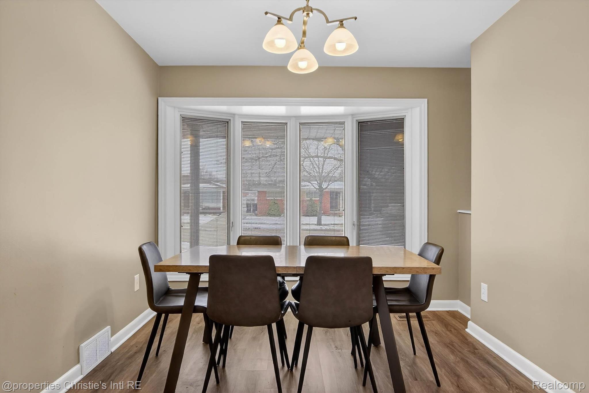 1807 Churchill Avenue