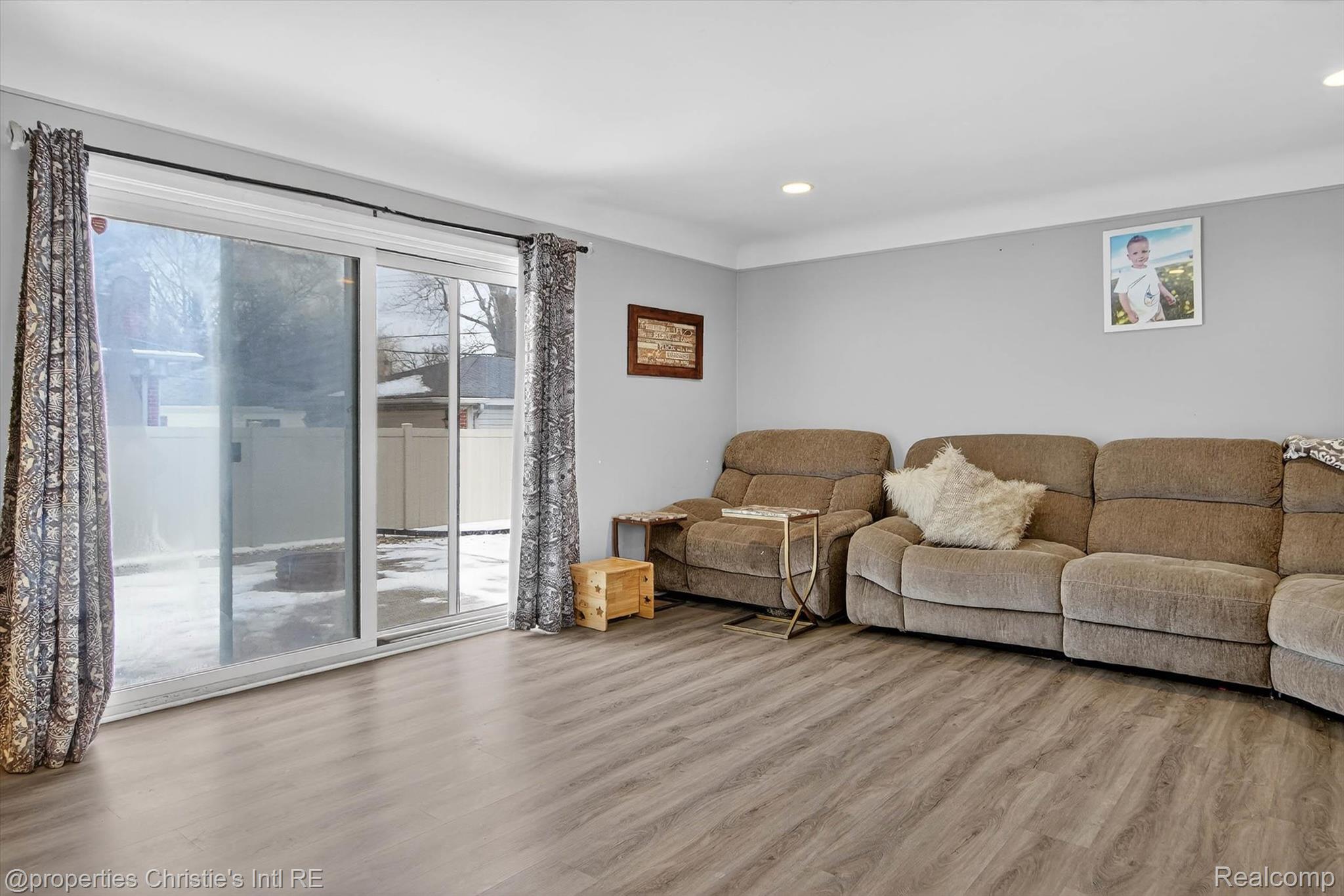 1807 Churchill Avenue