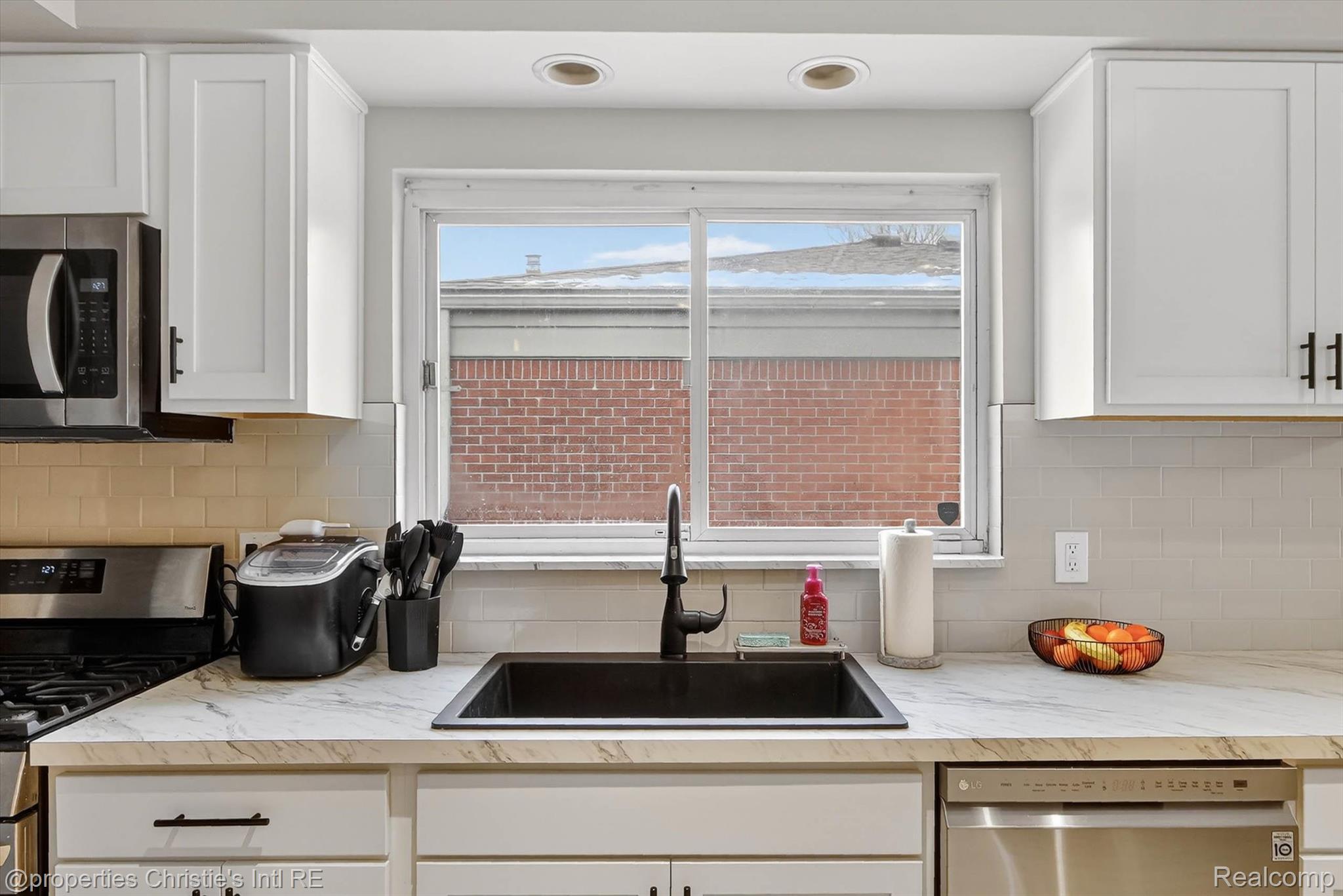 1807 Churchill Avenue