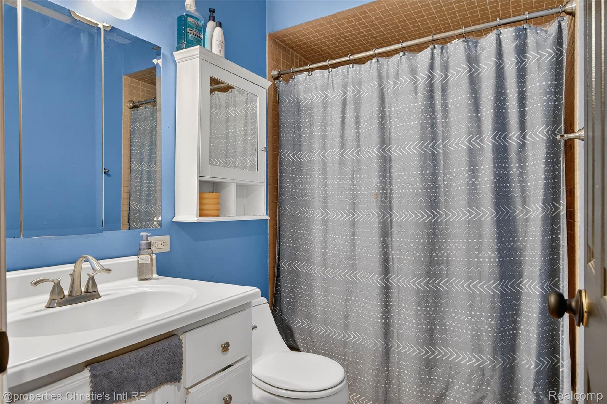 1807 Churchill Avenue