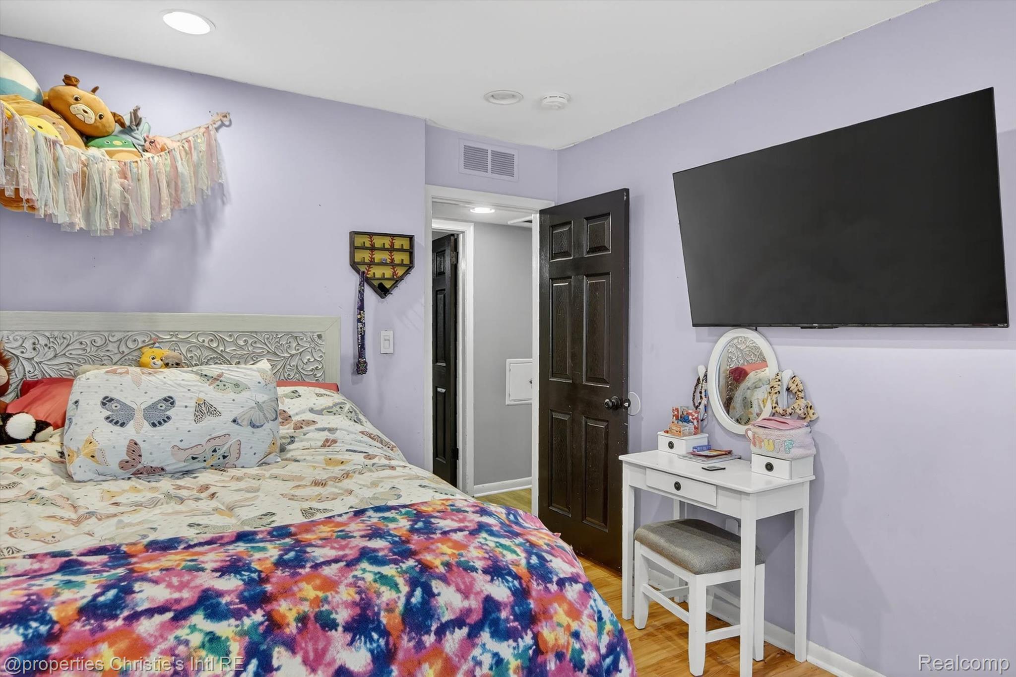 1807 Churchill Avenue