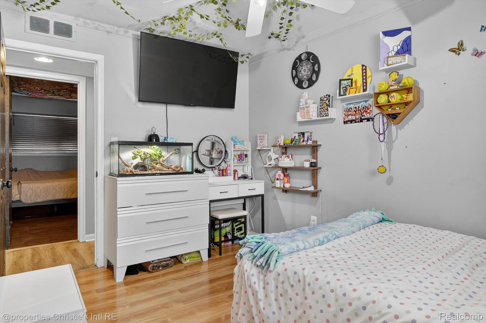 1807 Churchill Avenue