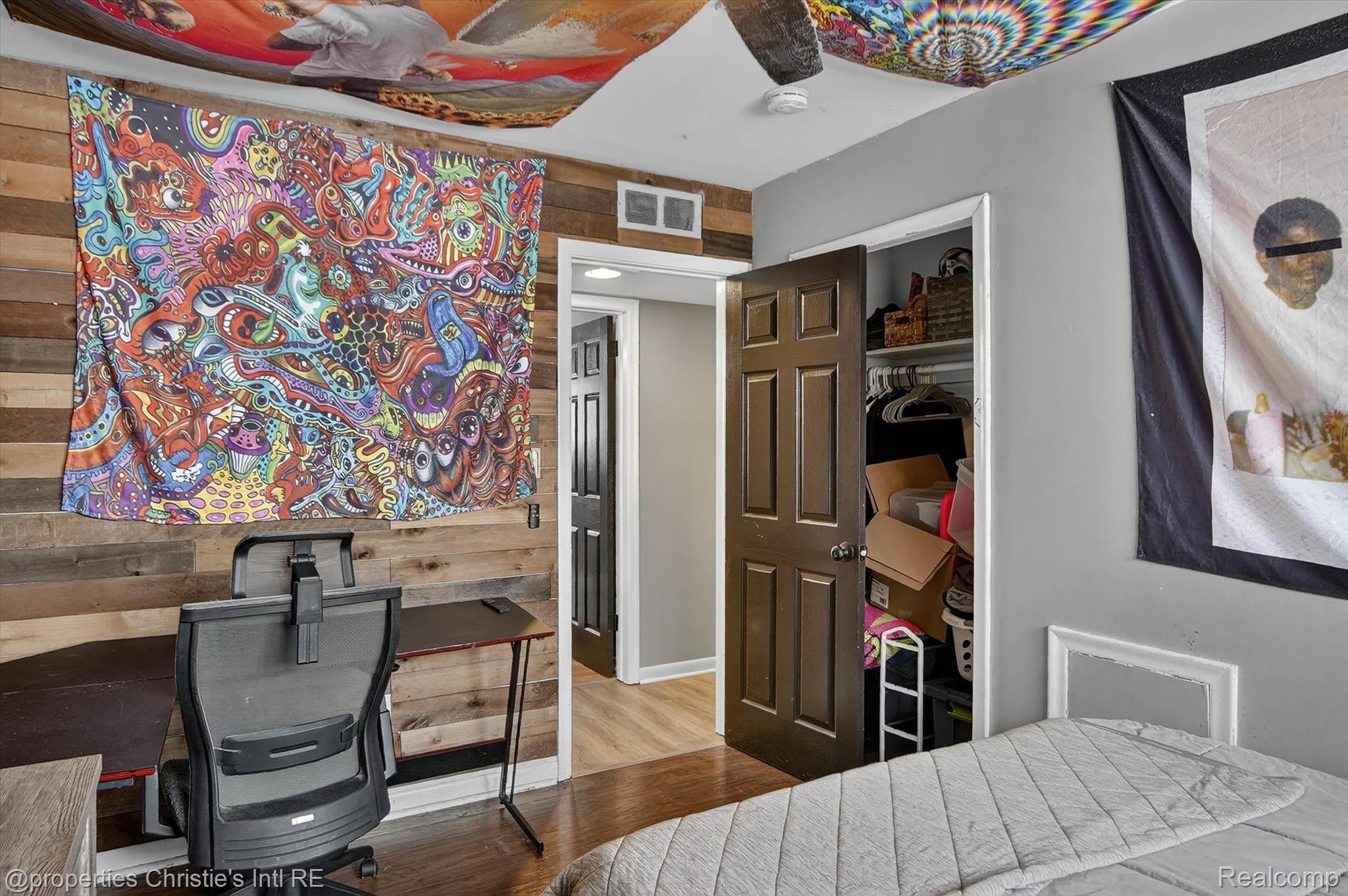 1807 Churchill Avenue