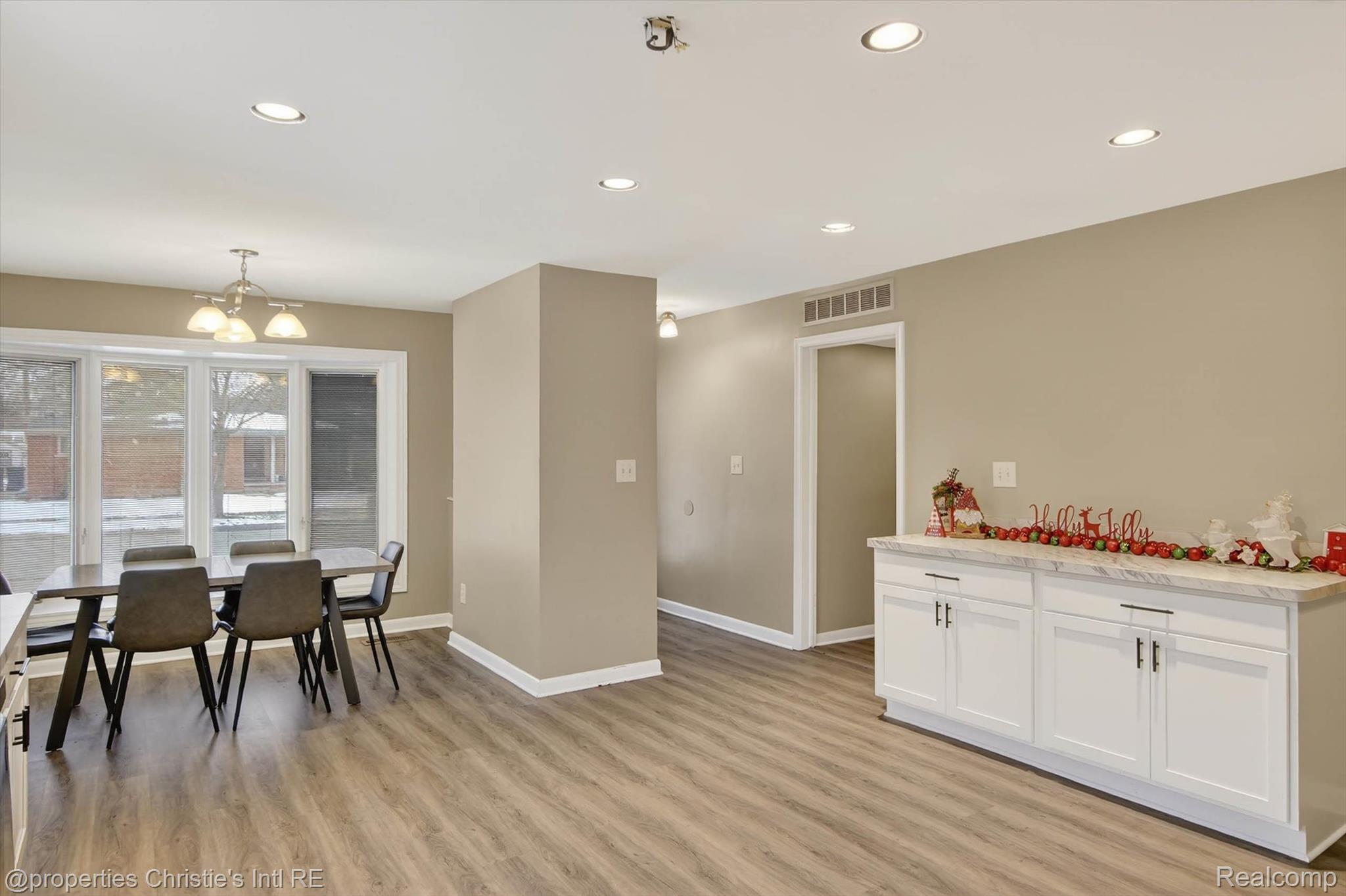 1807 Churchill Avenue