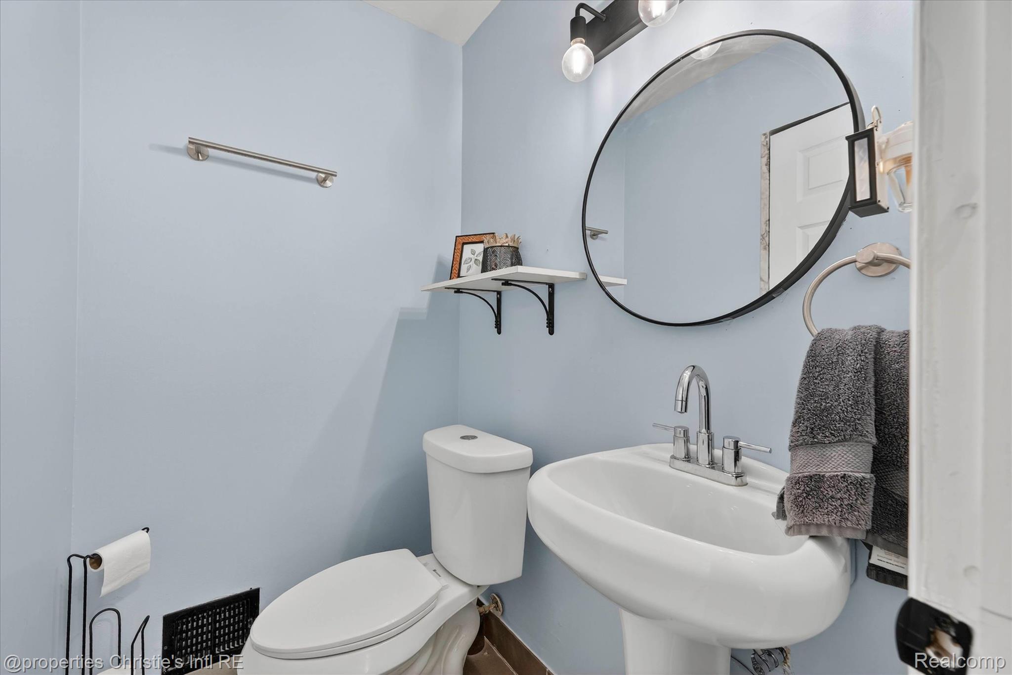 34504 Stellwagen Street