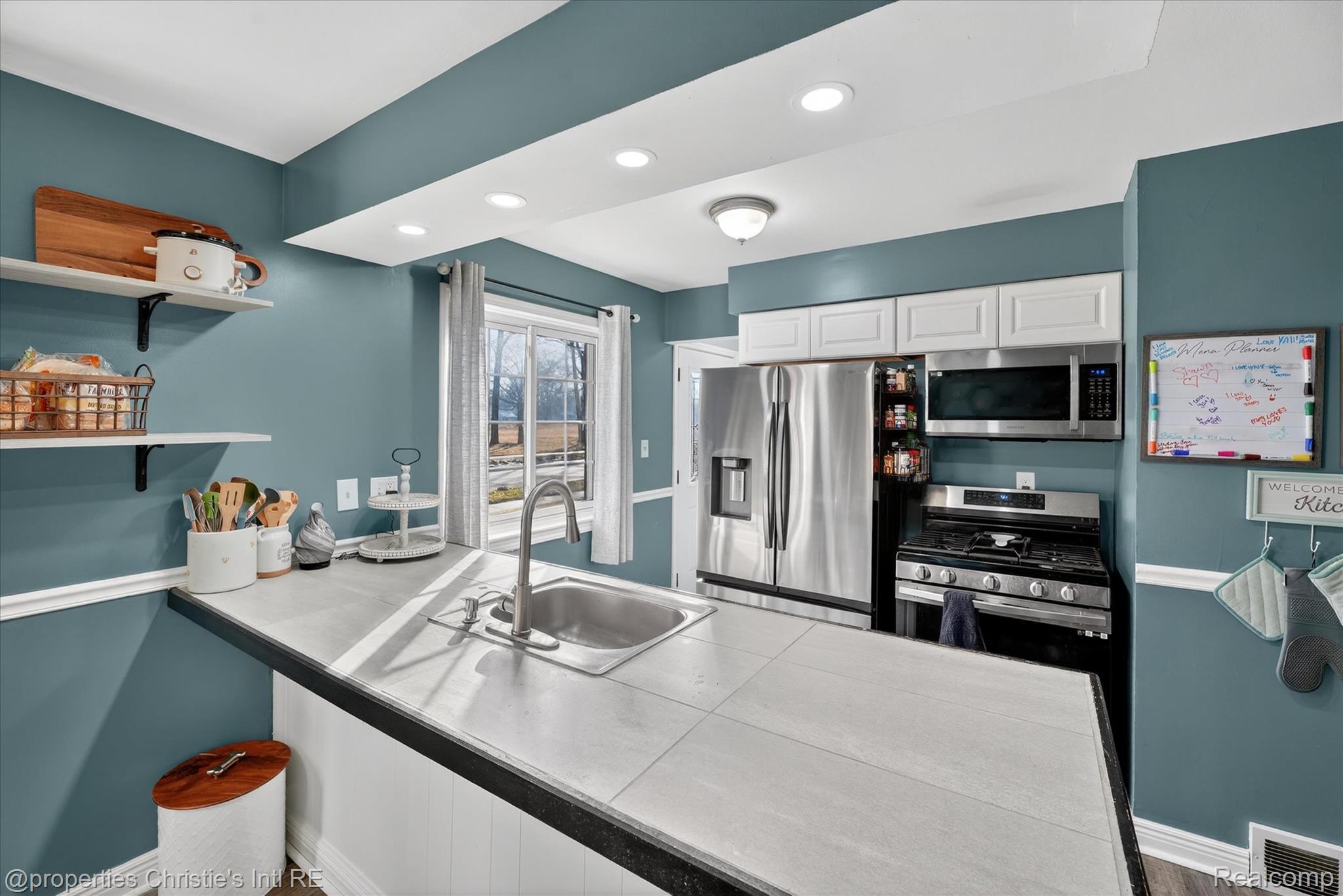 34504 Stellwagen Street