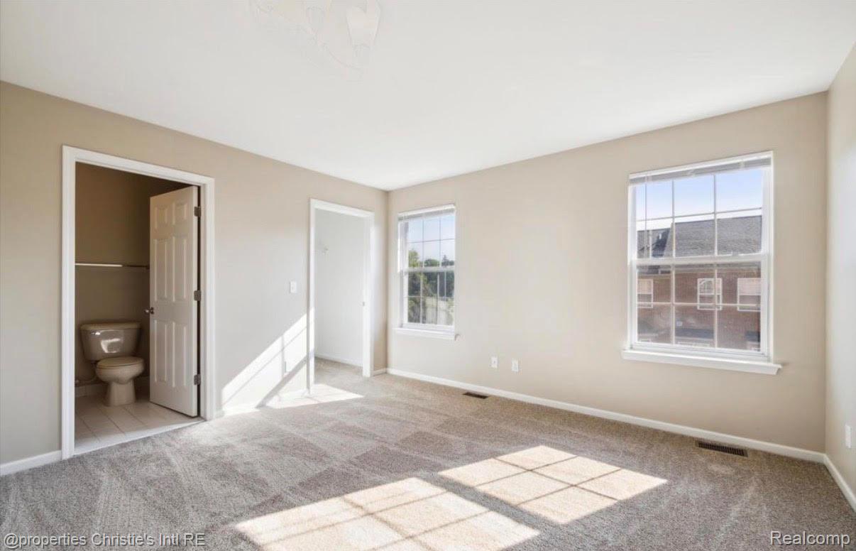 22089 Parkview Drive