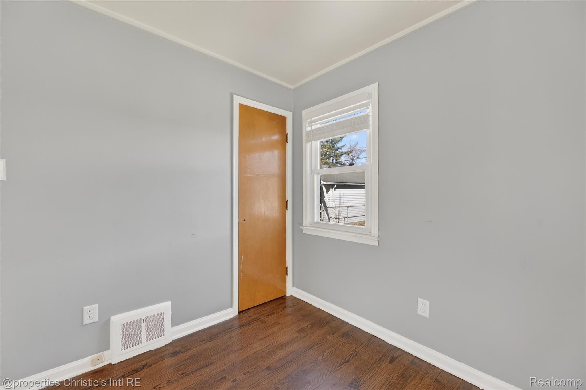 13522 Netherwood Street