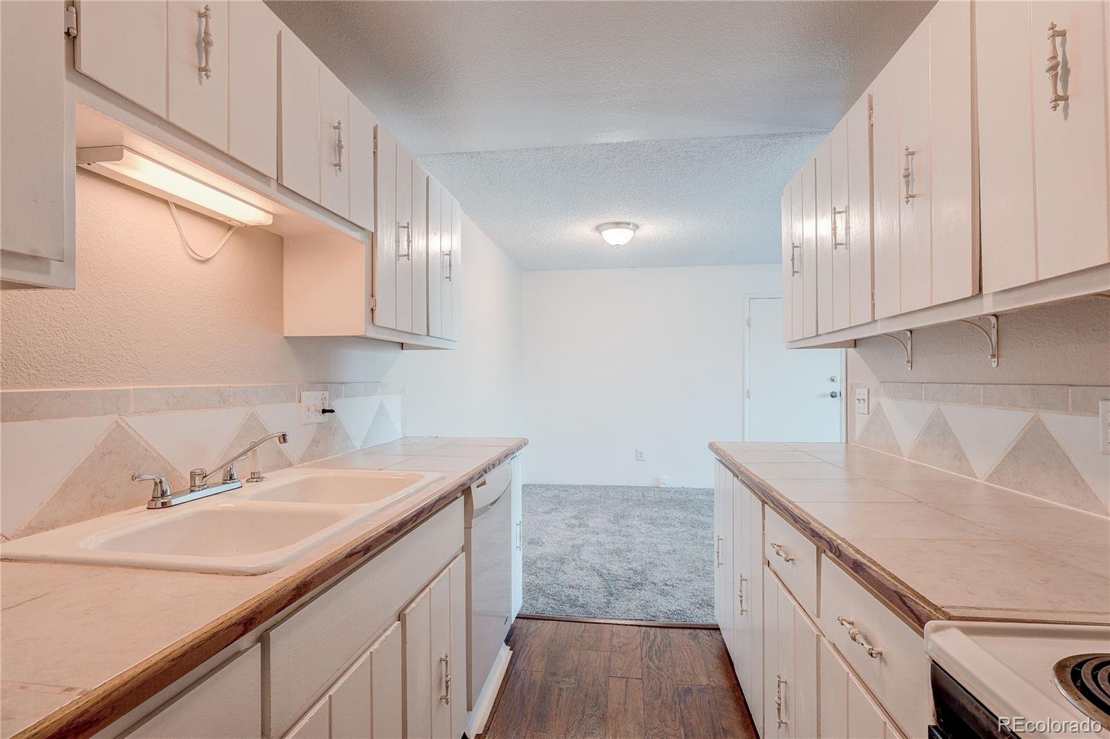 16359 W 10th Avenue Unit: W5