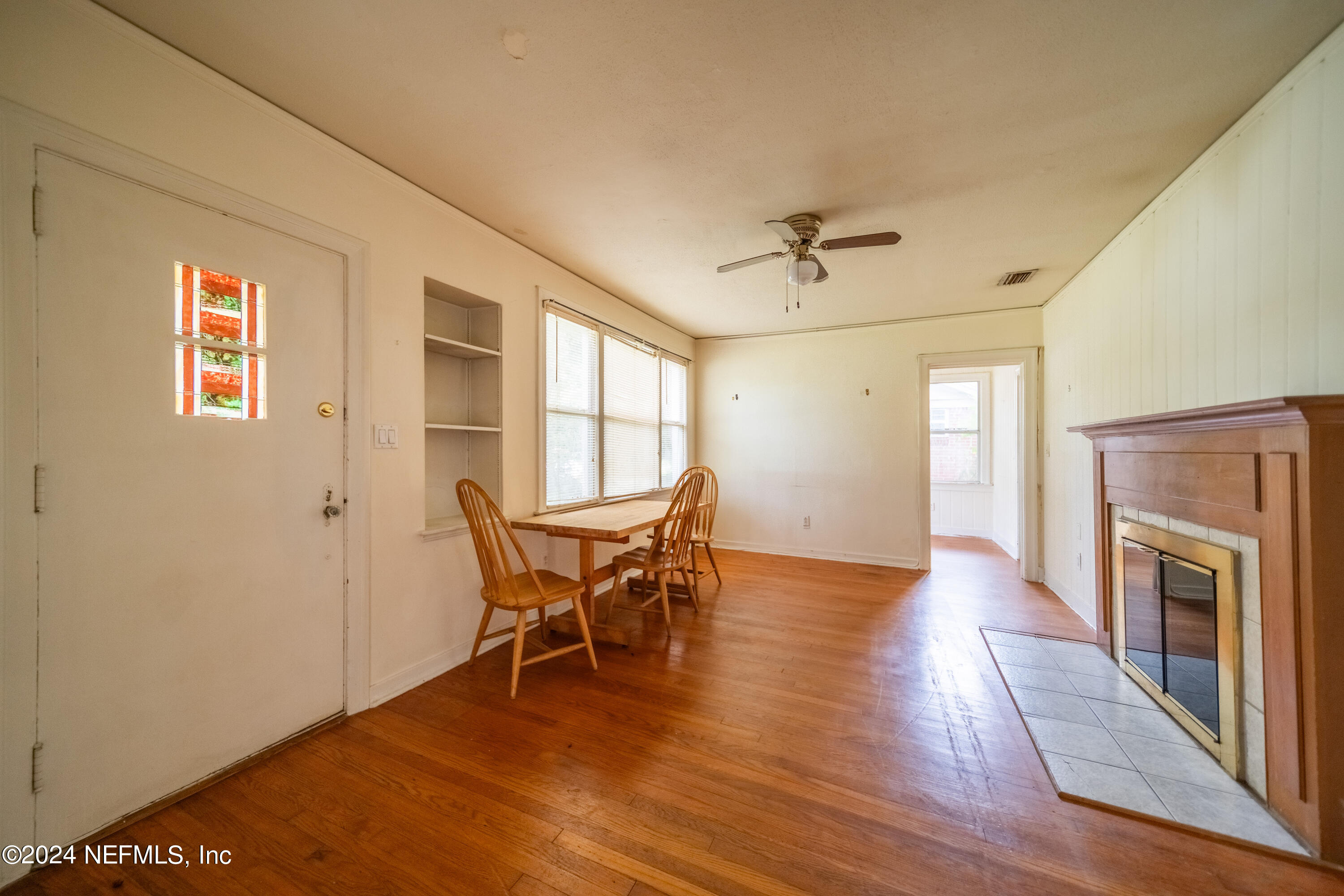 1212 MONTEREY Street