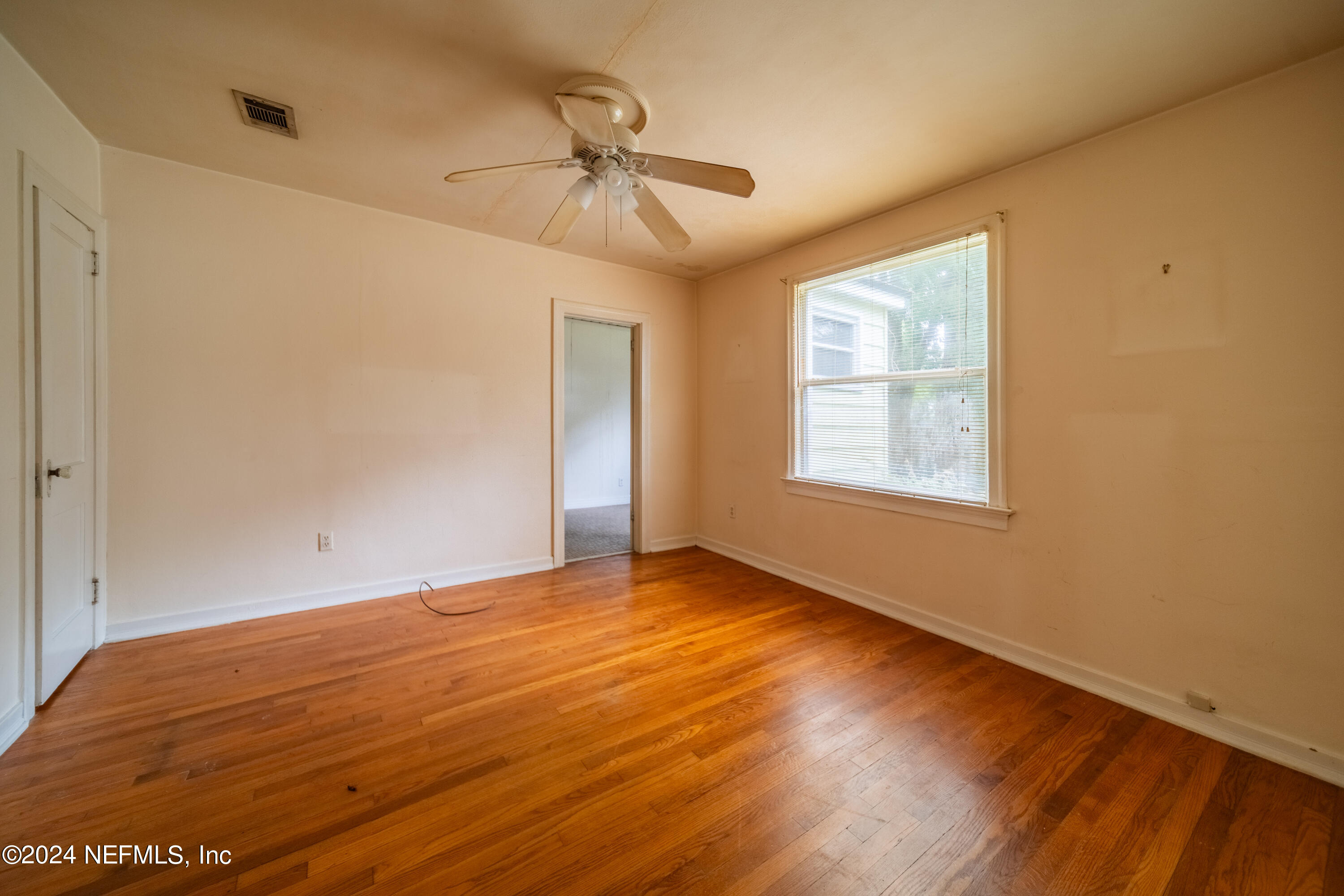 1212 MONTEREY Street